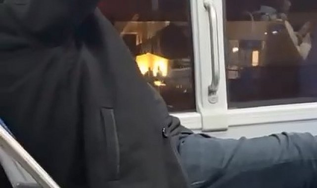 Otobüste ayakkabılarını çıkarıp seyahat etti, rahatlığı pes dedirtti