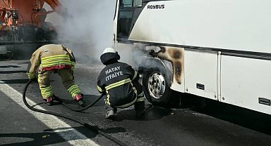 Otobüste çıkan yangını itfaiye ekipleri büyümeden söndürdü