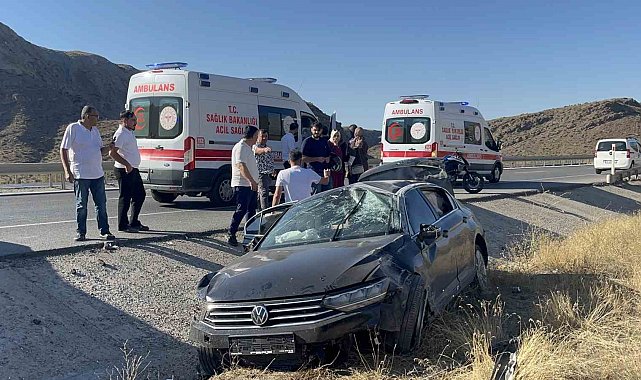 Otomobil kontrolden çıktı, 5 kişi yaralandı