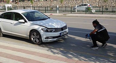 Otomobilin çarptığı yaşlı adam ağır yaralandı