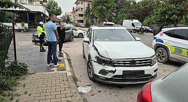 Otomobiller çarpıştı: 1 yaralı