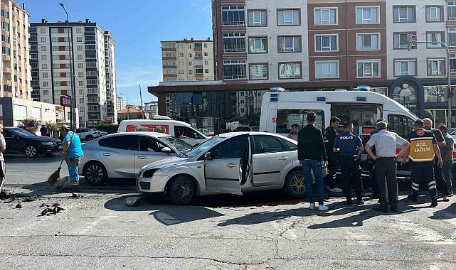 Otomobiller çarpıştı: 2 yaralı