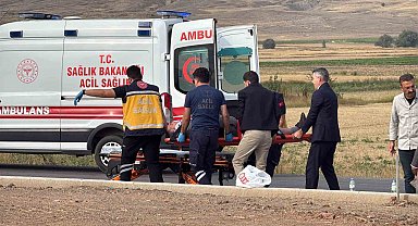 Otomobiller kavşakta çarpıştı: 4 kişi yaralandı
