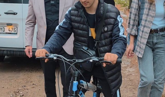 Özel vatandaşın bisiklet hayalini Başkan Aydemir tarafından gerçekleştirdi