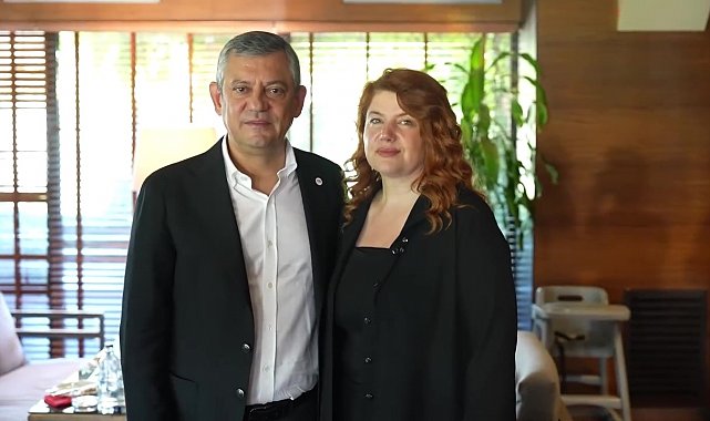 Özgür Özel, geri çevirdiği börek için Canan Uzer ile aynı sofrada buluştu
