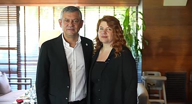 Özgür Özel, geri çevirdiği börek için Canan Uzer ile aynı sofrada buluştu