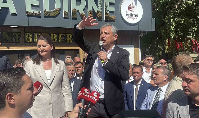 Özgür Özel'den peş peşe gaflar: Eski partisi CHP dedi, ardından İYİ Parti dedi