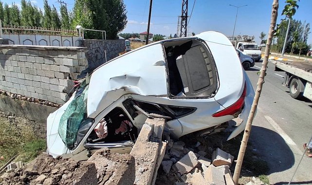 Patnos'ta trafik kazası: 1'i çocuk 4 yaralı
