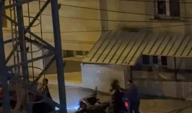 Pendik'te trafikte korku dolu anlar: Sürücüye tokat attı, motoruna zarar verdi