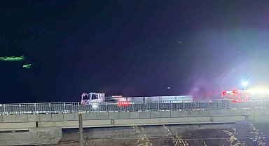 Polatlı'da seyir halindeki tır alevlere teslim oldu