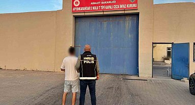 Polis 14 yıl 4 ay hapis cezasıyla aranan şahsı yakaladı