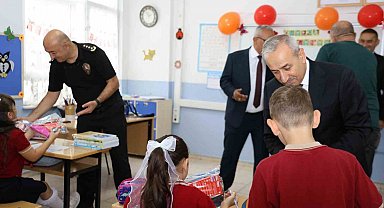 Polis Emeklileri Derneğinden öğrencilere okula başlangıç seti desteği