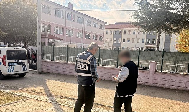 Polisten okul çevrelerinde huzur denetimi