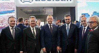 Polonya Cumhurbaşkanı Nawrocki, ASELSAN standını ziyaret etti