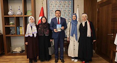 "Evliyalar Şehri Kütahya" kitabı Vali Musa Işın'a takdim edildi