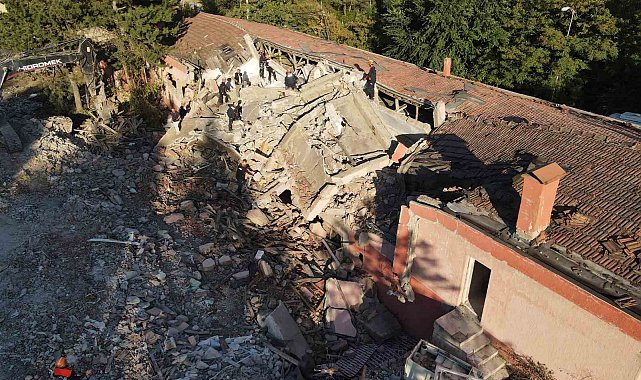 "Habersiz" bina çökmesi tatbikatı gerçeği aratmadı: Ekipler seferber oldu