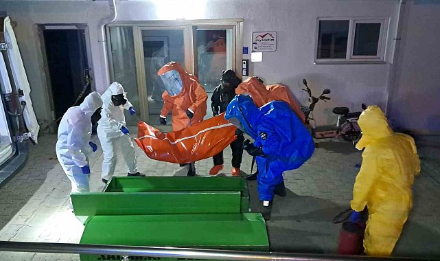 "Siyanür var, girmeyin" notu bulunan dairede ölü bulunan çiftin olayında cinayet ve intihar şüphesi