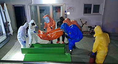"Siyanür var, girmeyin" notu bulunan dairede ölü bulunan çiftin olayında cinayet ve intihar şüphesi