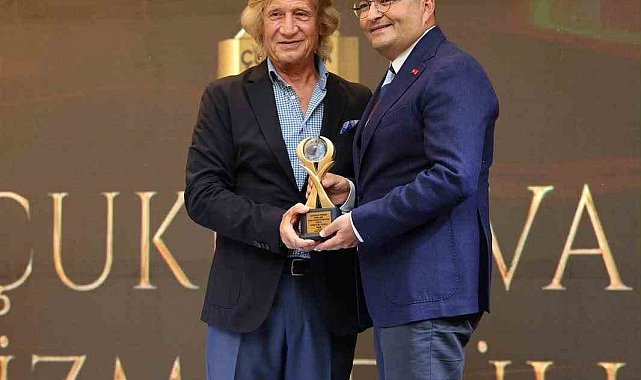 "Yılın Turizm Yöneticisi" ödülü İl Kültür ve Turizm Müdürü Duru'ya verildi
