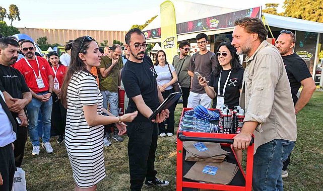 Red Bull Karton Tekne Yarışması fuar coşkusuna renk kattı
