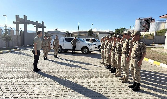 Refahiye Kaymakamı Taşkıran, jandarma karakolunu ziyaret etti