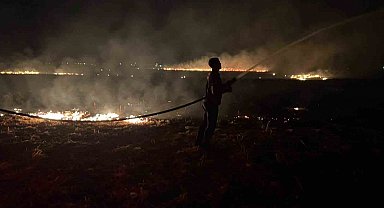 Reyhanlı'da mısır anızı yangını büyümeden söndürüldü