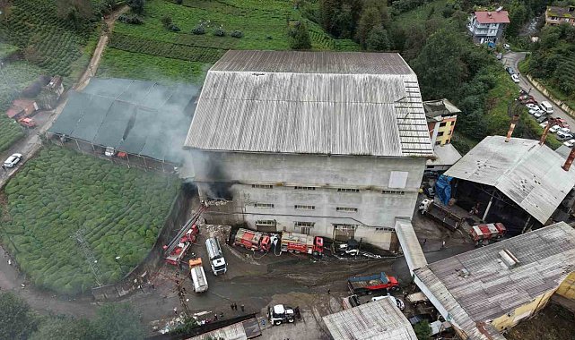 Rize'de çay fabrikasının ambalaj deposunda yangın