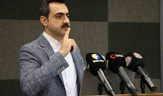 Sağlıkta yapay zeka tehdidi, " Algoritmalara bakarak ilaç kullanmayın"