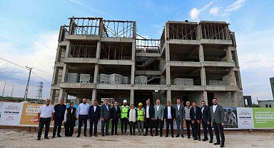 Şahin, Karkamış'ta yükselen Gazi Konut projesini inceledi