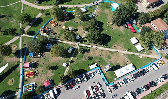 Sakarya'da 'Yaza Veda Şenliği' renkli görüntülere sahne oldu