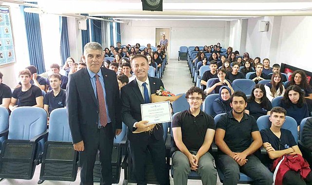 Samsun'da 30 akademisyen 30 farklı lisede ilk derse konuk oldu