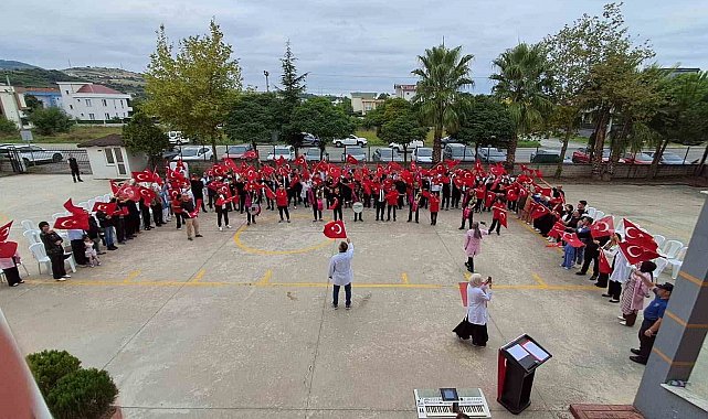 Samsun'da özel öğrencilerden İlköğretim Haftası'na renkli kutlama