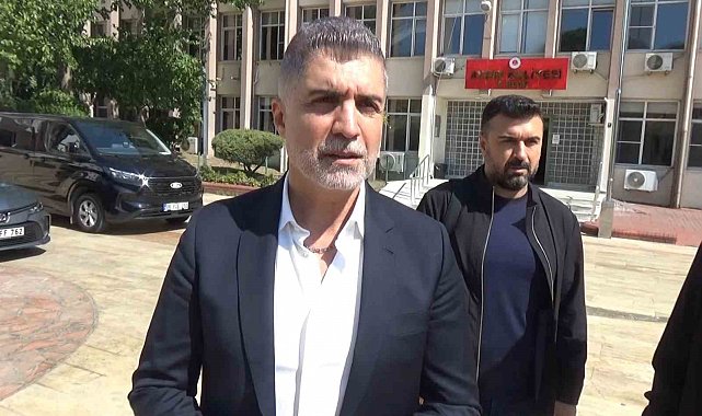 Sanatçı Özcan Deniz, kardeşlerinin hakaret davasında ifade verdi