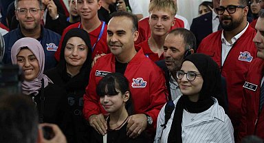 Sanayi ve Teknoloji Bakanı Kacır, TEKNOFEST yarışma alanını gezdi