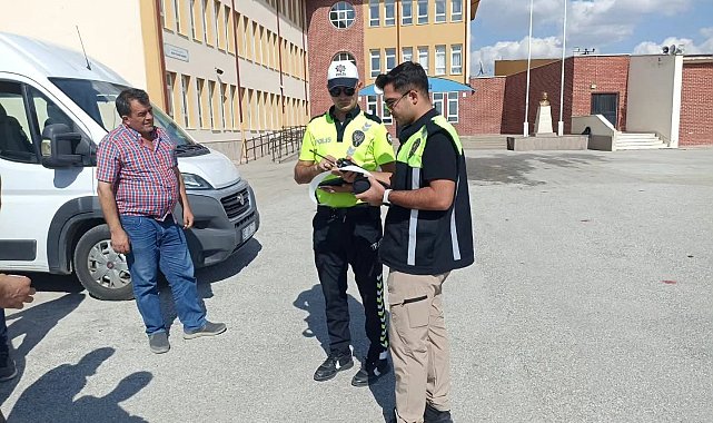 Sandıklı'da okul çevreleri ve öğrenci servisleri denetlendi