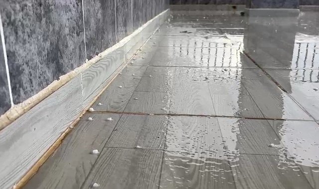 Şanlıurfa'da dolu ve yağmur yağışı etkili oldu