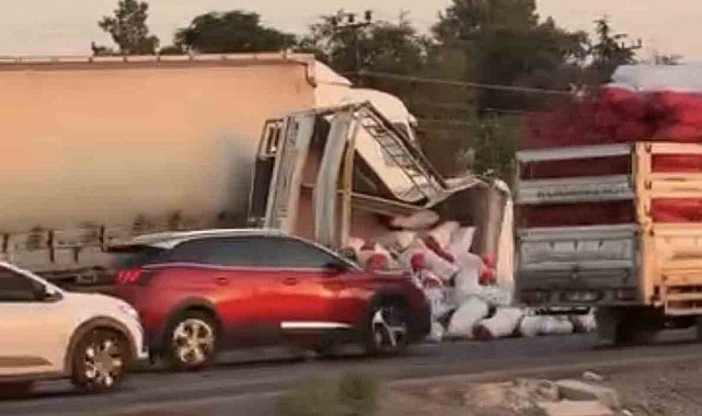 Şanlıurfa'da tır ile biber yüklü kamyonet çarpıştı: 3 yaralı