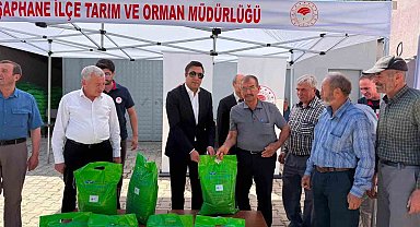 Şaphane'de kiraz ve vişne üreticilerine bordo bulamacı desteği