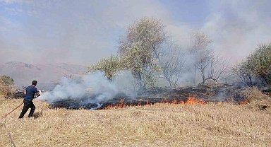 Saraykent'te 150 dönüm arazi yandı