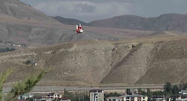 Sarılık hastası bebek ambulans helikopter ile Van'a getirildi