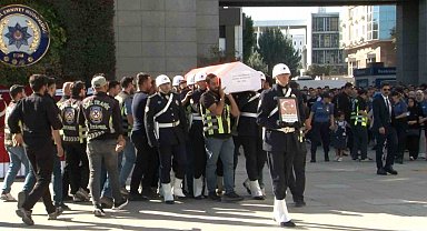 Şehit polisi son yolculuğuna meslektaşları uğurladı