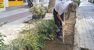 Şehzadeler'de parklar dört mevsim bakımlı tutuluyor
