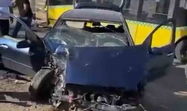 Siirt'te belediye otobüsü ile otomobil çarpıştı: 1 yaralı