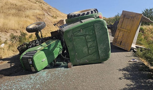 Siirt'te seyir halindeki traktör devrildi: 4 yaralı