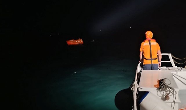 Silivri açıklarında gemilerin çarpışmasıyla ilgili bölgeden ilk fotoğraflar ortaya çıktı