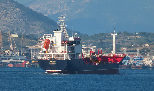 Silivri açıklarında iki ticari gemi çarpıştı: 10 personelden haber alınamıyor