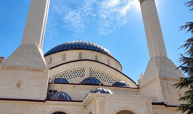 Sincik'te Söğütlü Camii ve Gençlik Merkezi'nde çalışmalar sürüyor