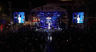 Sındırgı'da deprem sonrası festivaller umut oldu