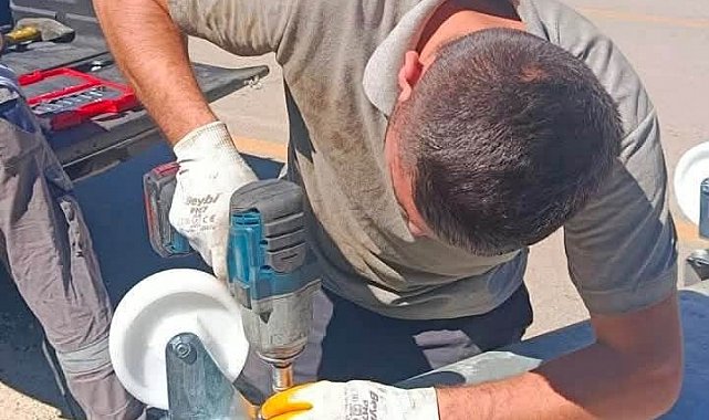Sinop'ta hasarlı çöp konteynerlerine yerinde onarım