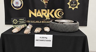 Şırnak'ta stepneye gizlenmiş 4 kilo metamfetamin ele geçirildi
